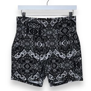 Black White Paisley Mandala Textured Scuba Shorts Tall Band Pockets Women Medium